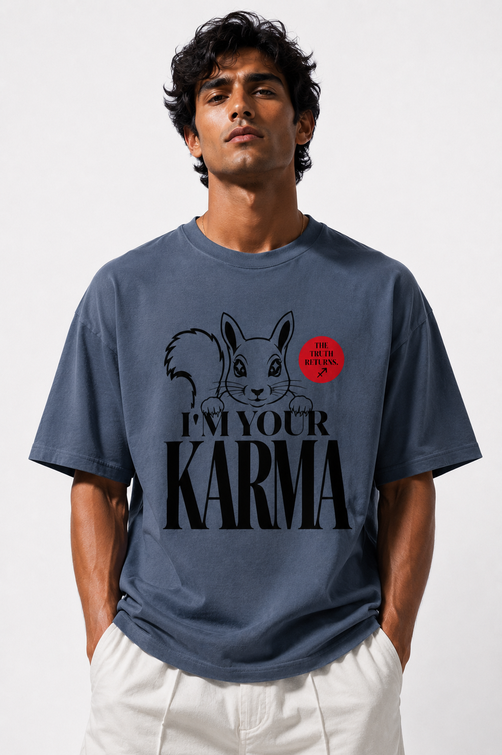 SQUIRREL KARMA Noir Oversized T-Shirt