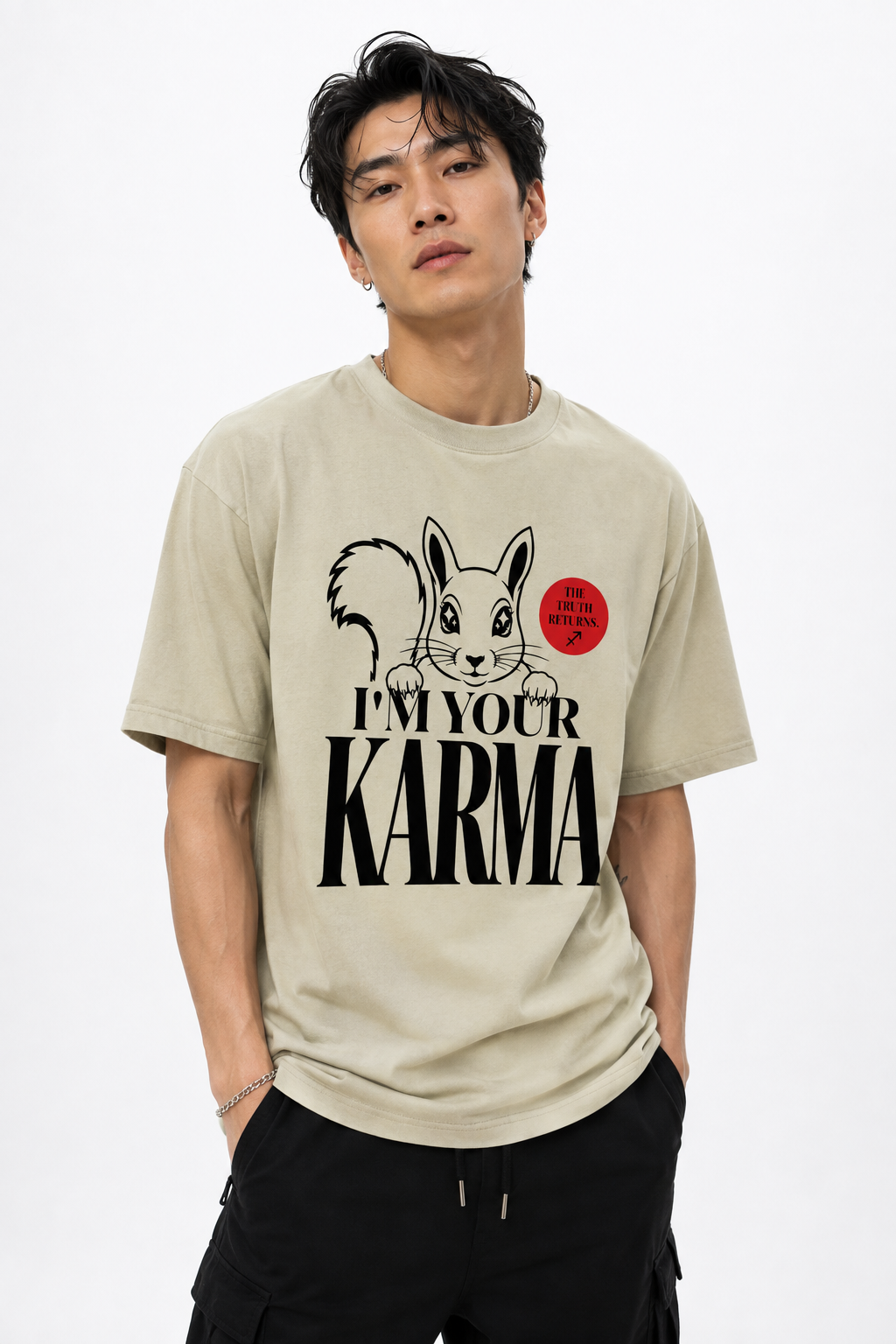SQUIRREL KARMA Noir Oversized T-Shirt